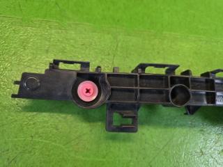 Крепление бампера правое заднее TOYOTA YARIS MXPH10 M15A-FXE 52575-K0010 2 ракурс