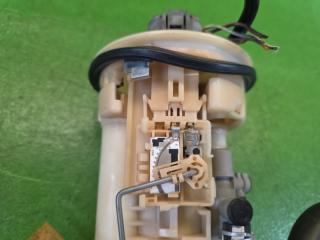 Топливный насос TOYOTA IST NCP65 1NZ-FE 77020-52060, 101961-5770 3 ракурс