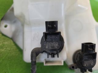 Бачок стеклоомывателя TOYOTA AQUA NHP10 1NZ-FXE 85315-52440, 85330-60160, 85330-21010, 060851-399 3 ракурс