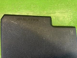 Крышка блока предохранителей TOYOTA AQUA NHP10 1NZ-FXE 82662-52740 4 ракурс Крышка блока предохранителей TOYOTA AQUA NHP10 1NZ-FXE 82662-52740 4 ракурс