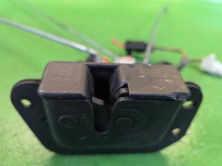 Замок 5-й двери задний MAZDA BONGO SK82M F8 90502HA00A S41B-62-310E 5 ракурс
