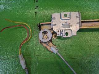 Стеклоподъемник правый передний SUZUKI ESCUDO TA01W G16A 83401-62A00, 83430-62A00 062100-2944 2 ракурс