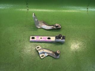 Ролик раздвижной двери правый задний NISSAN VANETTE SKP2MN L8 82420-HC000 82410-HA00A 82400-HC000 1 ракурс