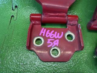 Петля 5-двери MITSUBISHI PAJERO IO H66W 4G93 MR335694, MR335696 2 ракурс Петля 5-двери MITSUBISHI PAJERO IO H66W 4G93 MR335694, MR335696 2 ракурс