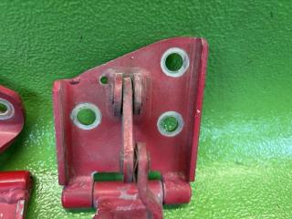 Петля 5-двери MITSUBISHI PAJERO IO H66W 4G93 MR335694, MR335696 5 ракурс Петля 5-двери MITSUBISHI PAJERO IO H66W 4G93 MR335694, MR335696 5 ракурс