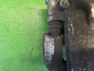 Суппорт правый передний MITSUBISHI CANTER FBA20 4P10 MK585245 3 ракурс