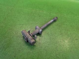 Крепление торсиона MAZDA BONGO SK82M F8 54216HC000, S08334050C 2 ракурс Крепление торсиона MAZDA BONGO SK82M F8 54216HC000, S08334050C 2 ракурс