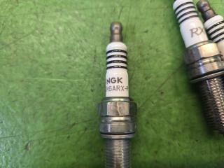 Свеча зажигания DAIHATSU HIJET S331V KF-VE 90048-51207, 90048-51208, B2401-6A00J, 09482-00647, LKR6ARX-P 4 ракурс Свеча зажигания DAIHATSU HIJET S331V KF-VE 90048-51207, 90048-51208, B2401-6A00J, 09482-00647, LKR6ARX-P 4 ракурс