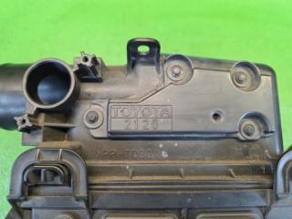 Корпус воздушного фильтра TOYOTA AQUA NHP10 1NZ-FXE 17700-21200, 17701-21140, 17751-21220, 17812-21040, 100141-847, 114060-425 2 ракурс