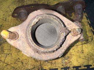 Катализатор TOYOTA SUCCEED NCP59 1NZ-FE 25051-21010 3 ракурс