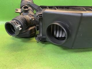 Корпус воздушного фильтра TOYOTA HARRIER MHU38 3MZ-FE 17700-20220, 100140-7590 3 ракурс