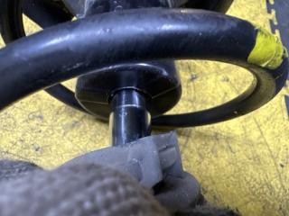 Стойка подвески передняя TOYOTA YARIS MXPH10 M15A-FXE 48520-K0040, 48520-K0040 48510-K0040 4 ракурс