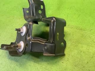 Крепление радиатора правое TOYOTA YARIS MXPH10 M15A-FXE 53035-K0010 3 ракурс