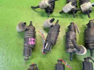 Насос омывателя MITSUBISHI OUTLANDER CW5W 4B12 3043125 4 ракурс Насос омывателя MITSUBISHI OUTLANDER CW5W 4B12 3043125 4 ракурс
