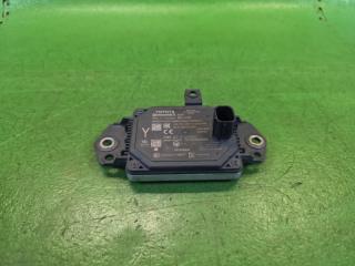 Радар-детектор передний TOYOTA YARIS MXPH10 M15A-FXE 88210-0D060 3 ракурс