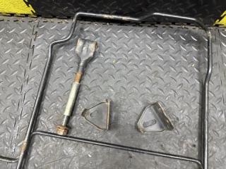 Крепление запасного колеса NISSAN NV200 VM20 HR16DE 57200-JX00A, 57235-JX00A,57230-1FC0A 2 ракурс