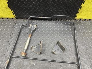 Крепление запасного колеса NISSAN NV200 VM20 HR16DE 57200-JX00A, 57235-JX00A,57230-1FC0A 3 ракурс