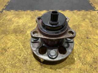 Ступица правая задняя TOYOTA AQUA NHP10 1NZ-FXE 42450-52060 3 ракурс