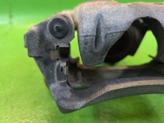 Суппорт правый задний TOYOTA FJ CRUISER GSJ15 1GR-FE 47730-35170 3 ракурс