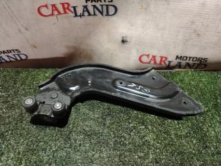 Фото запчасти ролик раздвижной двери правый Hyundai Grand Starex 2008 контрактная запчасть Запчасть ролик раздвижной двери правый Hyundai Grand Starex 2008