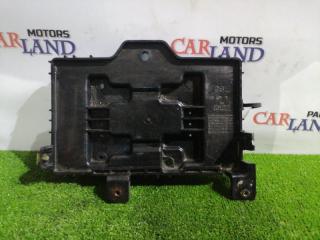 Фото запчасти подставка под аккумулятор Kia Sorento 2009 контрактная запчасть Запчасть подставка под аккумулятор Kia Sorento 2009