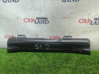 Запчасть накладка на порог салона передняя левая Kia Sorento 2009