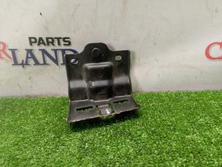 Крепление бампера переднее правое Kia Mohave 2008 контрактная Крепление бампера переднее правое Kia Mohave 2008