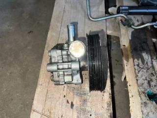 Насос гидроусилителя руля C-Crosser 2012 EP 4HN