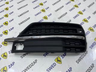 Решетка в бампер передняя правая Volvo XC90