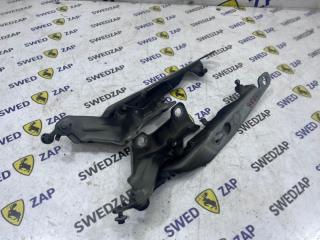 Петли капота Volvo S80 2011