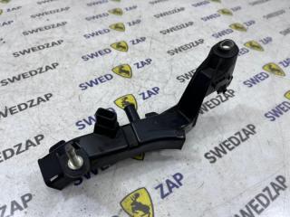 Фото запчасти кронштейн проводки Volvo S60 контрактная запчасть Запчасть кронштейн проводки Volvo S60