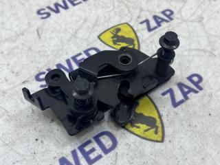 Замок капота правый Volvo ХС40 контрактная Замок капота правый Volvo ХС40