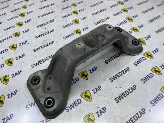 Кронштейн кардана передний Volvo XC70 2010