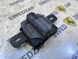 Замок капота Volvo S60 2014 контрактная Замок капота Volvo S60 2014