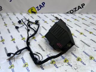 Блок предохранителей под капот Volvo S80 2010