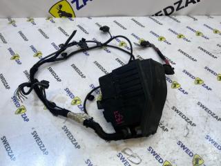 Блок предохранителей под капот Volvo S80 2010