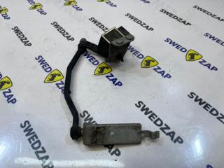 Датчик положения кузова передний правый Volvo S80 2008