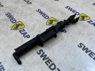 Форсунка омывателя фары правая Volvo S80 2010 контрактная Форсунка омывателя фары правая Volvo S80 2010