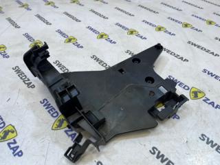 Кронштейн замка двери задний правый Volvo XC70