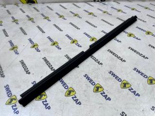 Бархотка бокового стекла задняя правая Volvo XC70