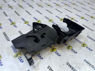 Кронштейн замка двери передний левый Volvo XC60 2015