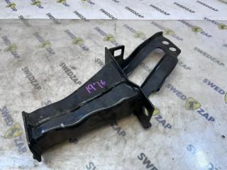 Кронштейн подрамника передний левый Volvo XC60 2015 контрактная Кронштейн подрамника передний левый Volvo XC60 2015