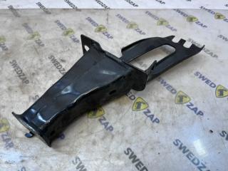 Кронштейн подрамника передний правый Volvo XC60 2015 контрактная Кронштейн подрамника передний правый Volvo XC60 2015