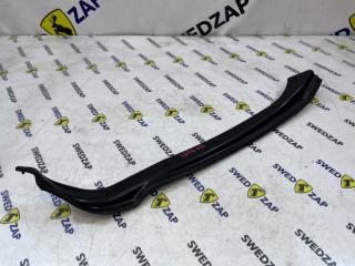 Уплотнитель двери передний правый Volvo XC60 2015