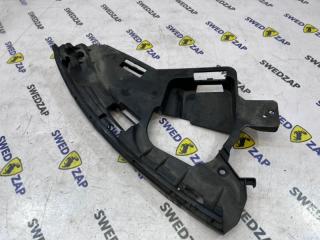 Кронштейн фары передний правый Volvo XC60 2015