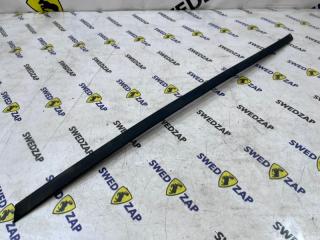 Молдинг лобового стекла передний правый Volvo S80 2008