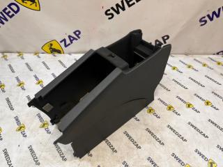 Подлокотник Volvo XC60 2015 контрактная Подлокотник Volvo XC60 2015