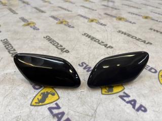 Крышка омывателя передняя Volvo XC70