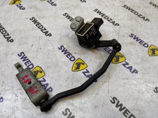 Датчик положения кузова передний левый Volvo XC70 2008