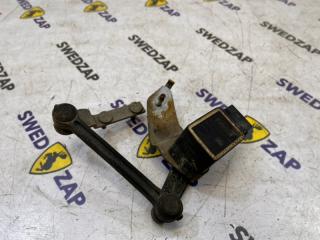 Датчик положения кузова задний правый Volvo XC70 2008